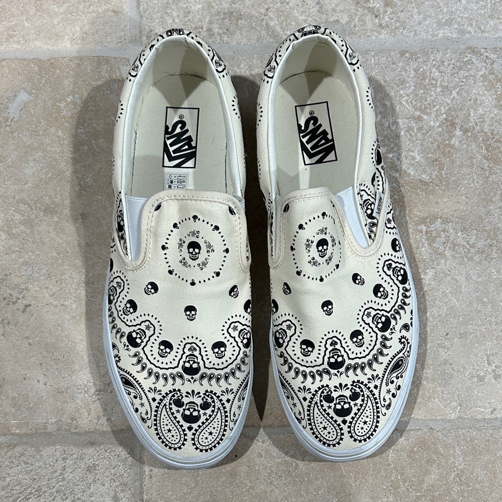 Vans White Slip-On Shoes with Black Paisley Pattern